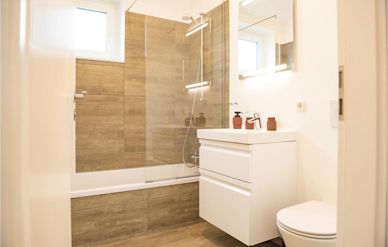 Awesome Home In Lembruch-Duemmer See With Kitchen Εξωτερικό φωτογραφία